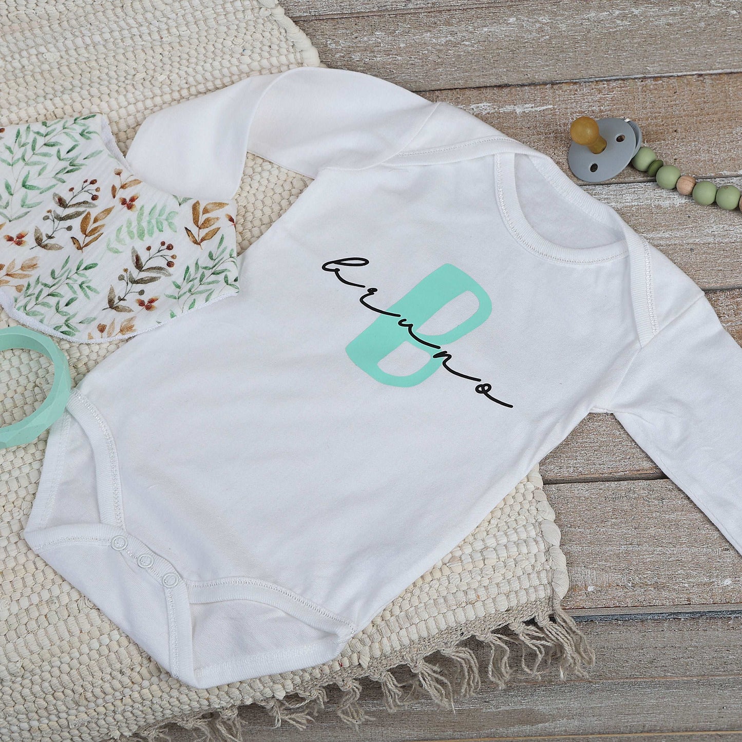 BODY INICIAL Y NOMBRE MINT - Happy Moments Baby