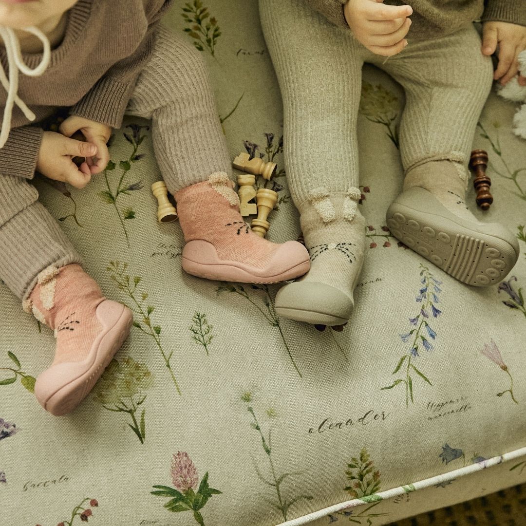 ATTIPAS CALZADO BEBÉ ·RABBIT BEIGE· - Happy Moments Baby