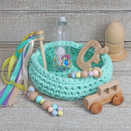 CESTO DE LOS TESOROS - CESTO SENSORIAL ·TURQUESA· - Happy Moments Baby