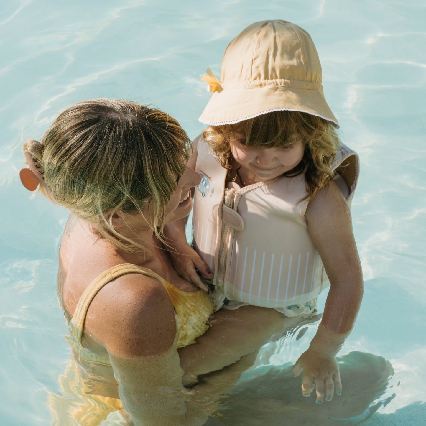 CHALECO FLOTADOR APRENDIZAJE TUTETE ·SURF VAN· - Happy Moments Baby