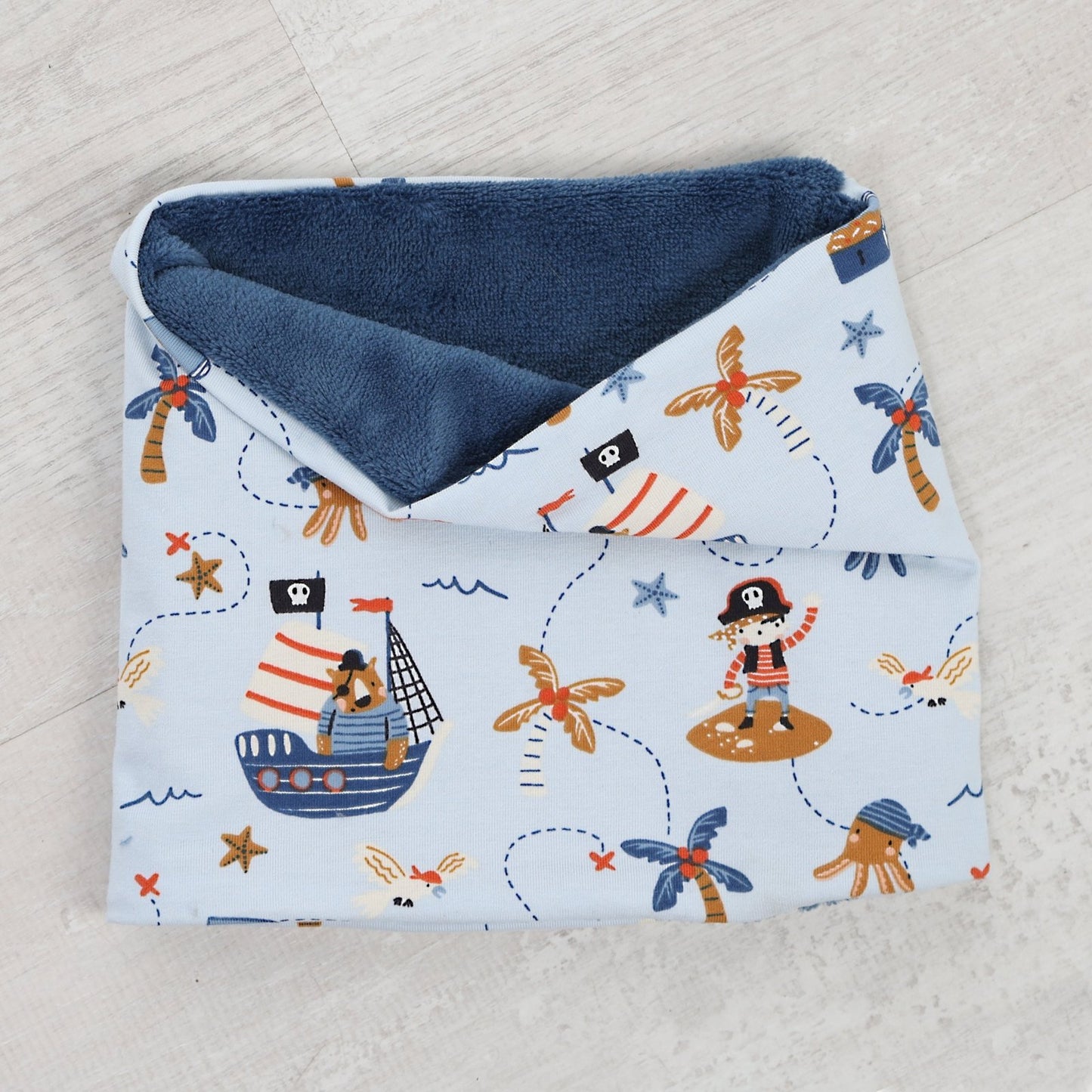 CUELLO INFANTIL CÁLIDO ·PIRATAS· - Happy Moments Baby