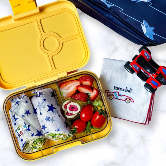 FIAMBRERA HERMÉTICA YUMBOX ·3 COMPARTIMENTOS YELLOW SHARK· - Happy Moments Baby