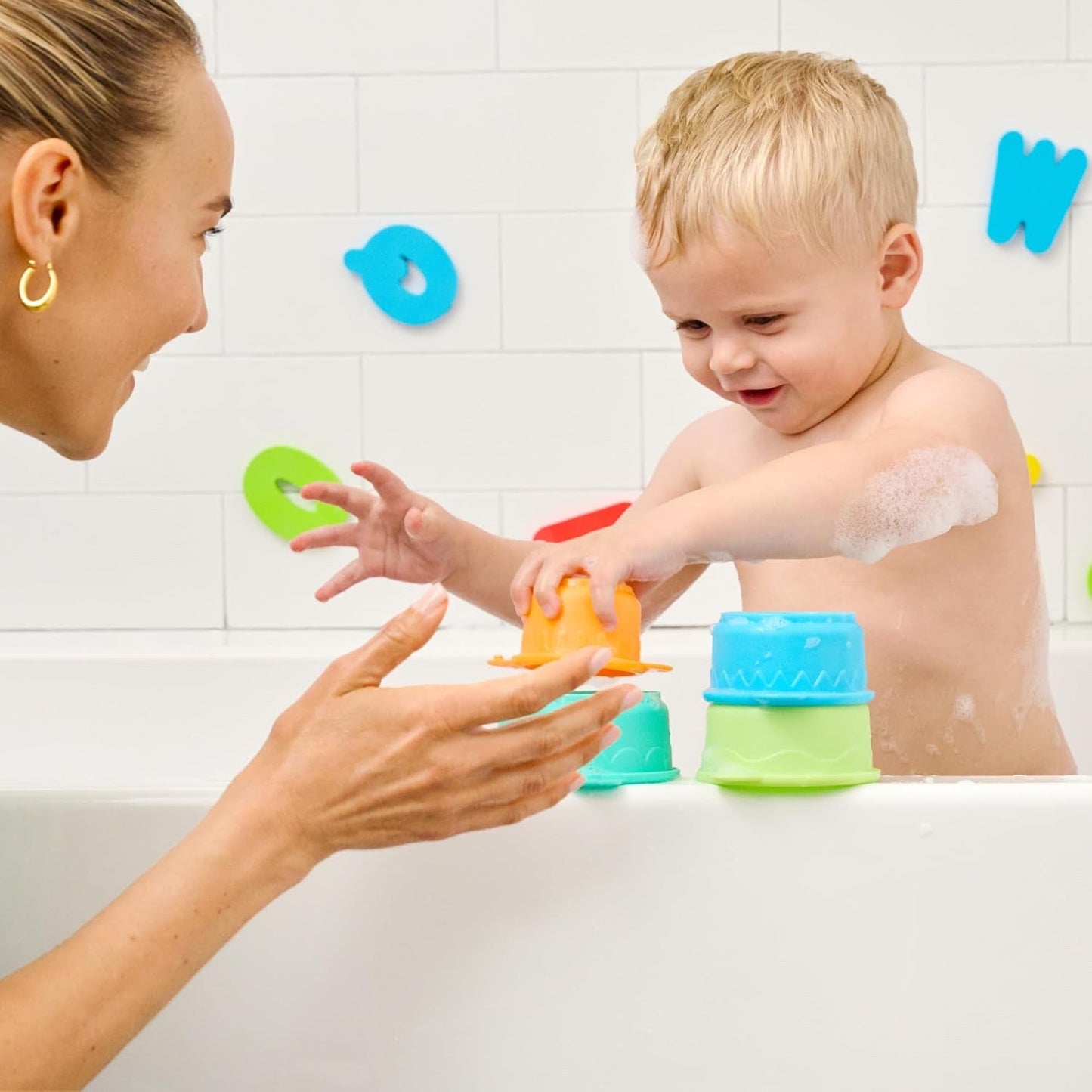 JUGUETE DE BAÑO ·COLADORES TAZAS APILABLES· - Happy Moments Baby