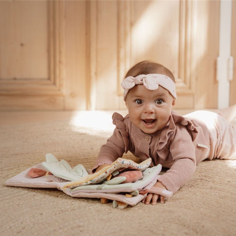 JUGUETE DE TELA LITTLE DUTCH ·LIBRO BLANDO ACTIVIDADES FAIRY GARDEN· - Happy Moments Baby