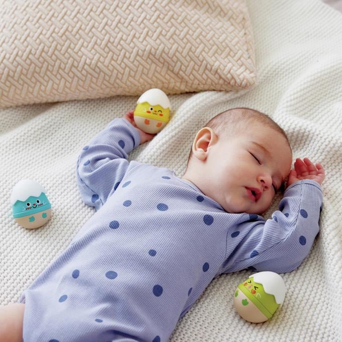 JUGUETE SENSORIAL HAPE ·JUEGO DE 3 SONAJEROS POLLUELOS TAMBALEANTES· - Happy Moments Baby