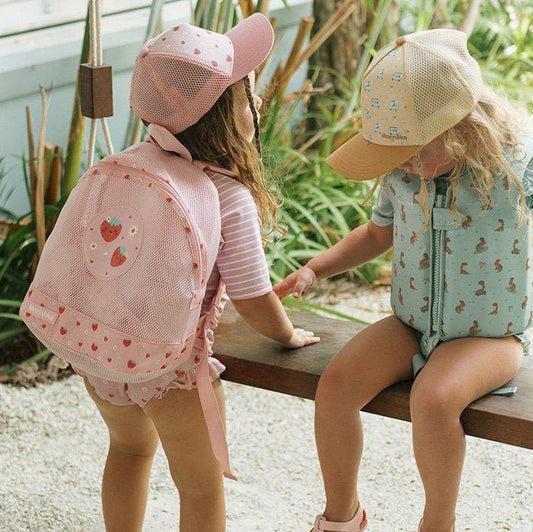 MOCHILA INFANTIL PLAYA ANTIARENA ·STRAWBERRIES· - Happy Moments Baby