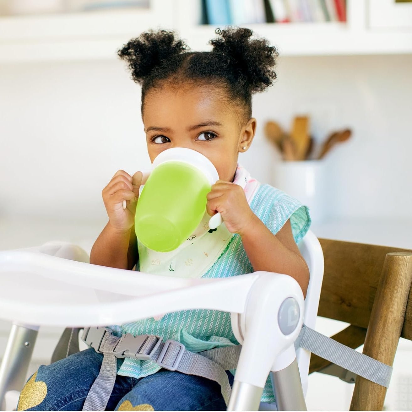 TAZA ANTIGOTEO CON ASAS MIRACLE 360º 200ML ·VERDE· - Happy Moments Baby