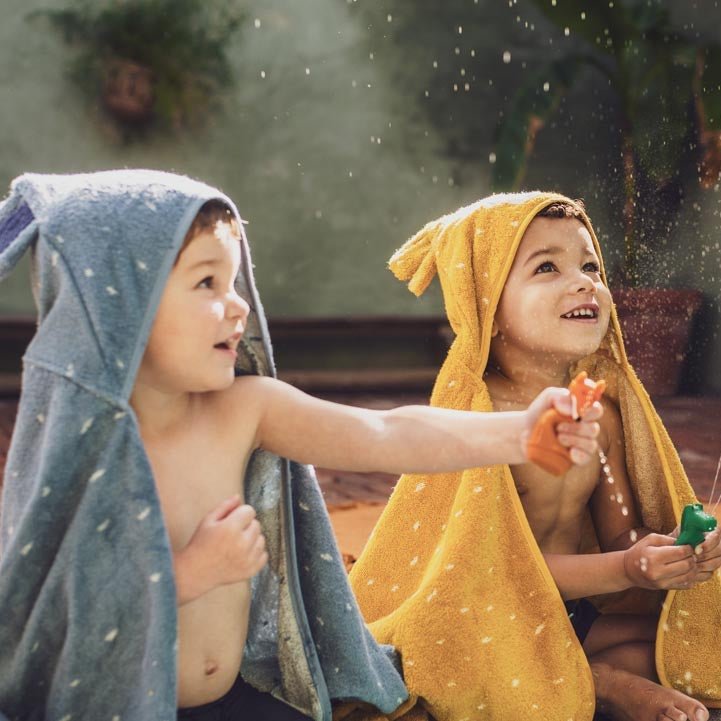 TOALLA GRANDE DE BAÑO CON CAPUCHA TRIXIE ·ELEFANTE· - Happy Moments Baby