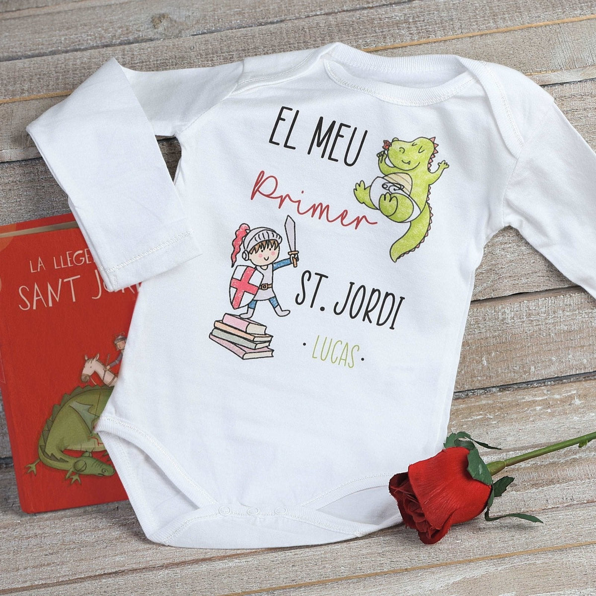 Vista del body con libro y rosa: Primer Sant Jordi Cavaller