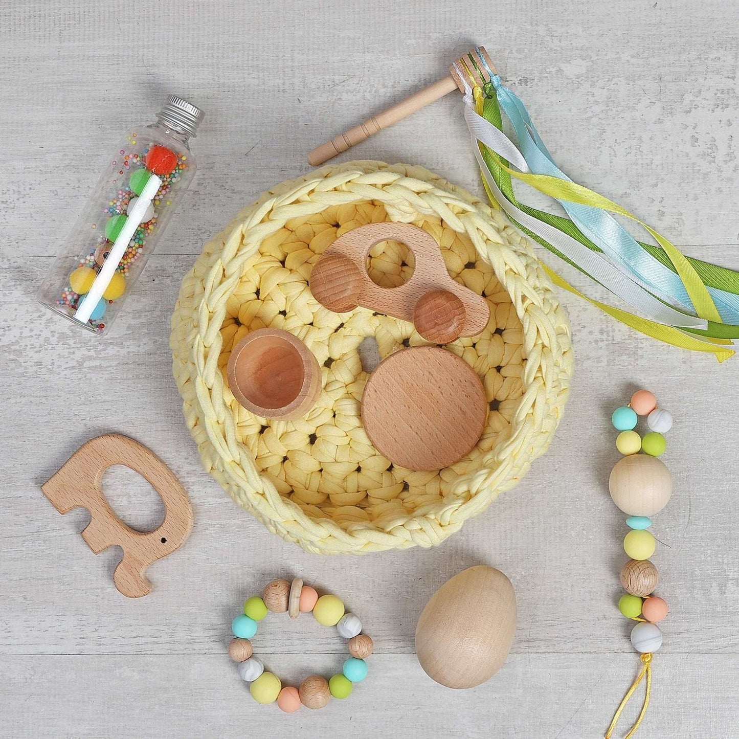 CESTO DE LOS TESOROS - CESTO SENSORIAL ·AMARILLO· - Happy Moments Baby