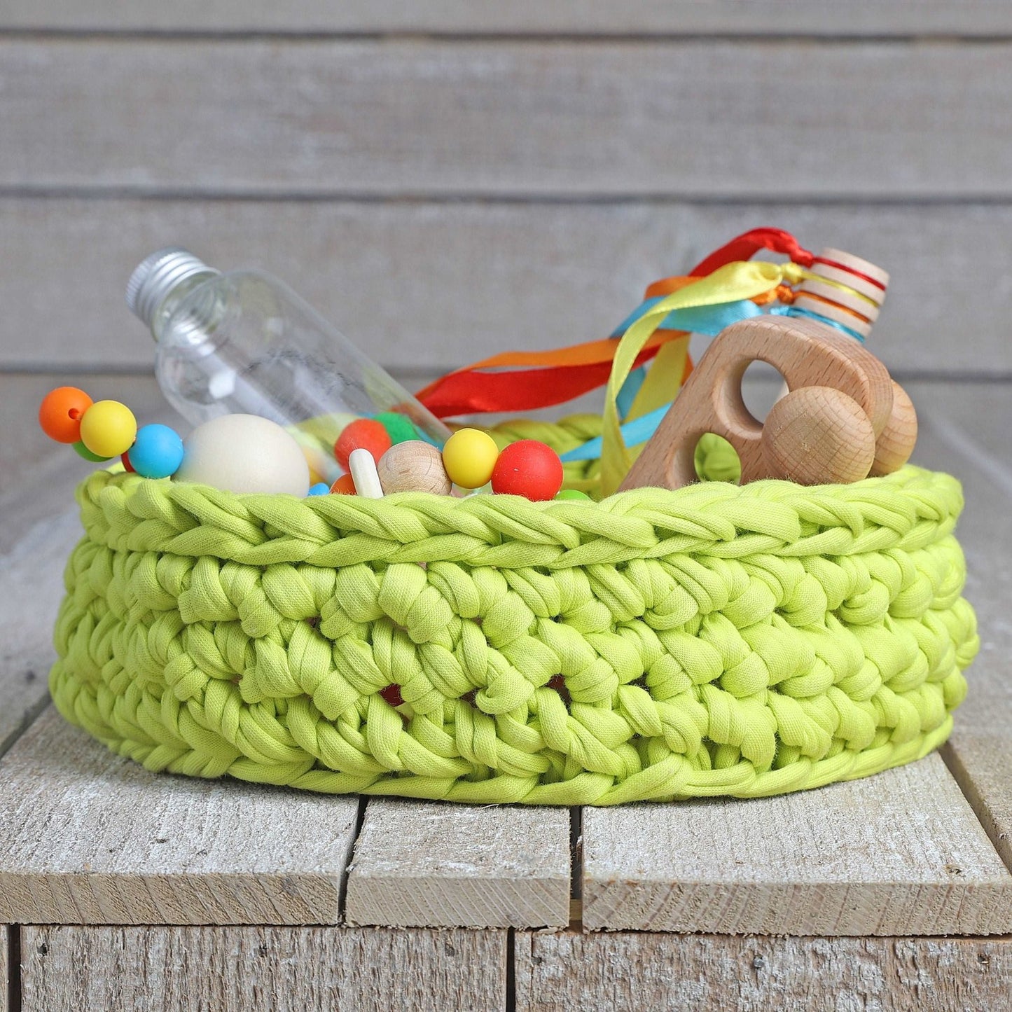 CESTO DE LOS TESOROS - CESTO SENSORIAL ·PISTACHO· - Happy Moments Baby
