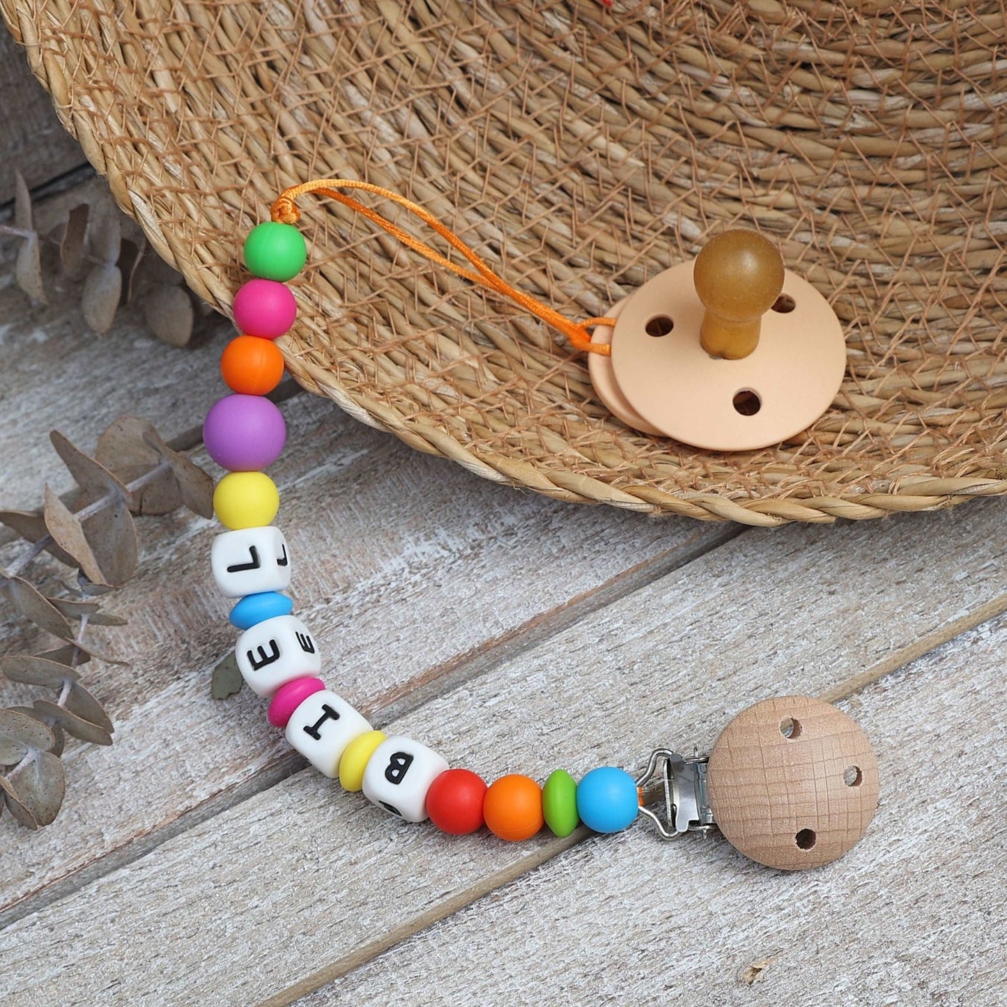 CHUPETERO PERSONALIZADO CON NOMBRE ·AHIMSA· - Happy Moments Baby