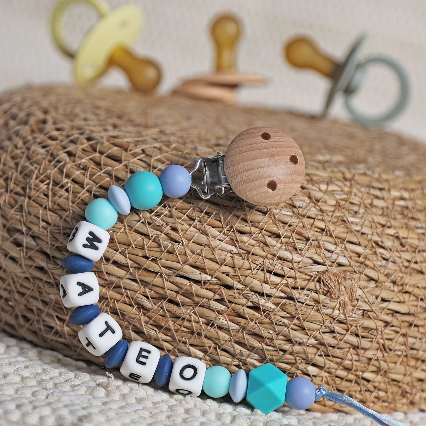 CHUPETERO PERSONALIZADO CON NOMBRE ·DEVA· - Happy Moments Baby