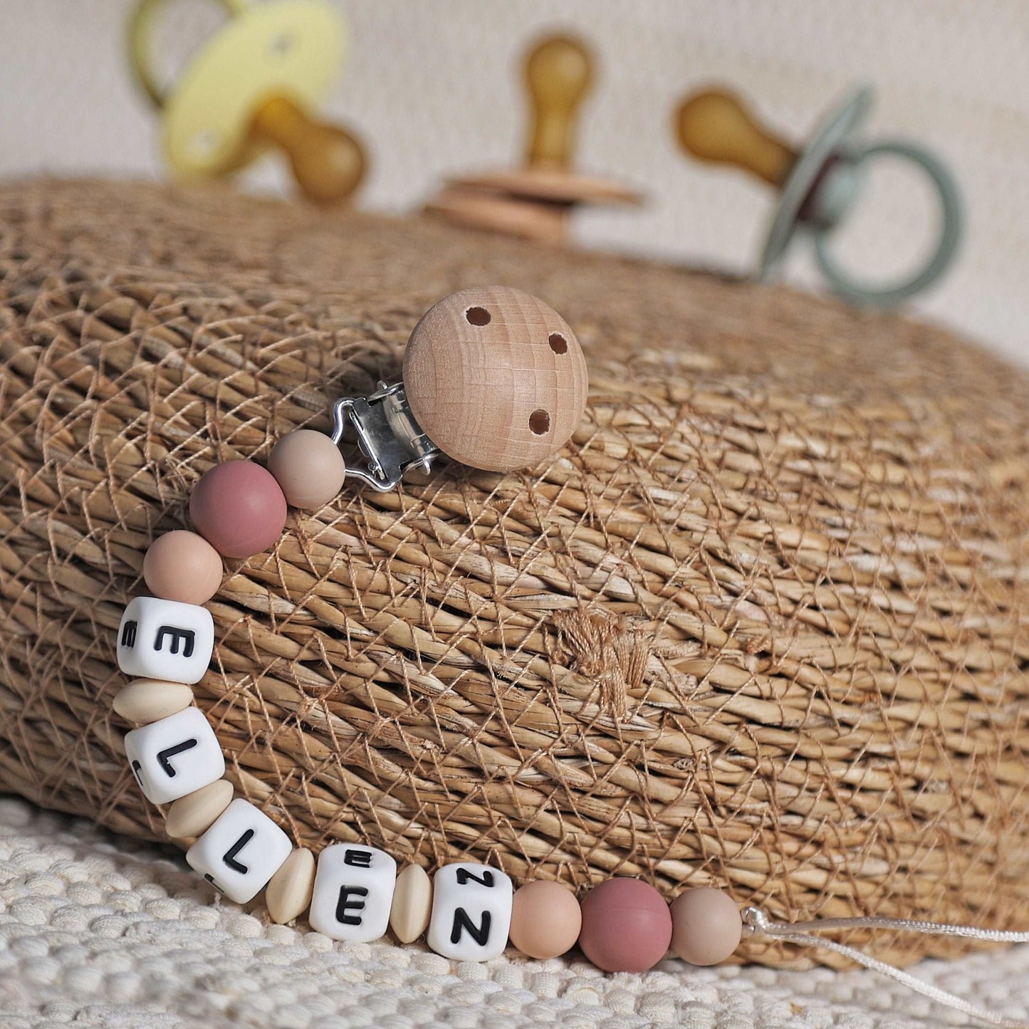 CHUPETERO PERSONALIZADO CON NOMBRE ·INDRIYA· - Happy Moments Baby