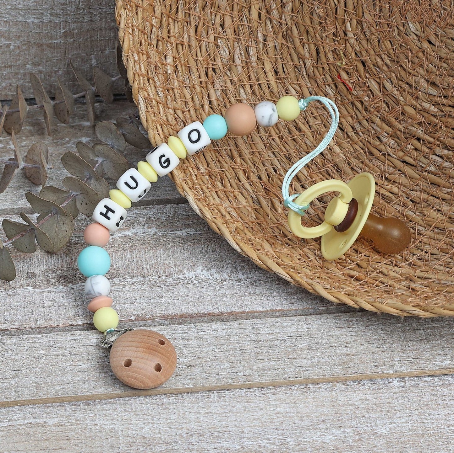 CHUPETERO PERSONALIZADO CON NOMBRE ·KARMA· - Happy Moments Baby