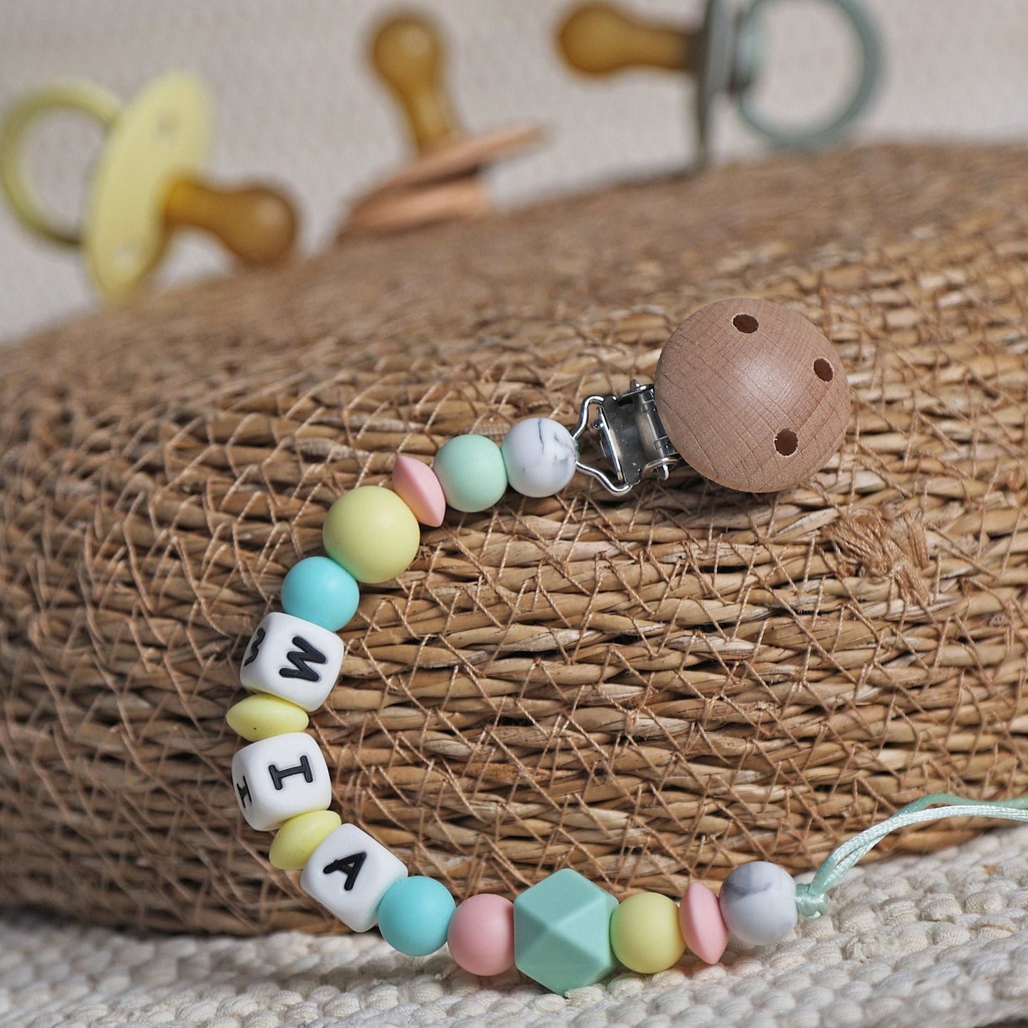 CHUPETERO PERSONALIZADO CON NOMBRE ·MELA· - Happy Moments Baby