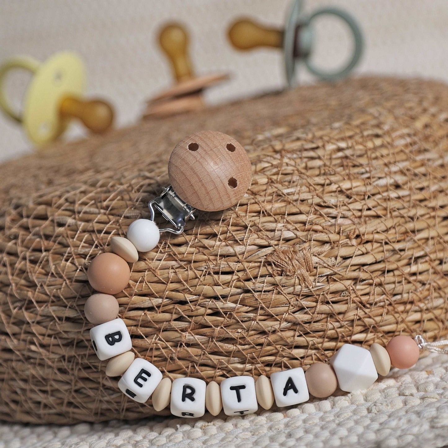 CHUPETERO PERSONALIZADO CON NOMBRE ·SAMSARA· - Happy Moments Baby