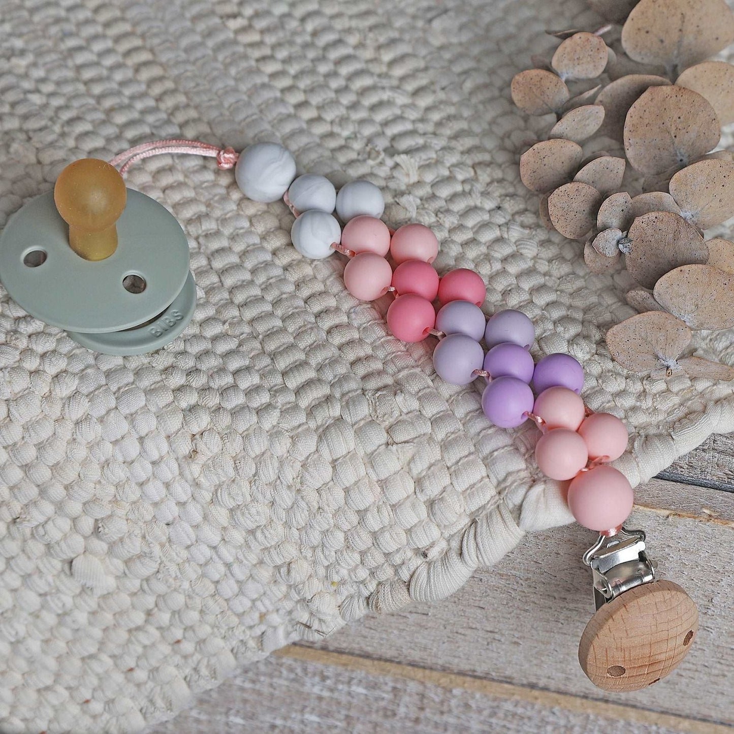 CHUPETERO TRENZADO ·FLOR· - Happy Moments Baby