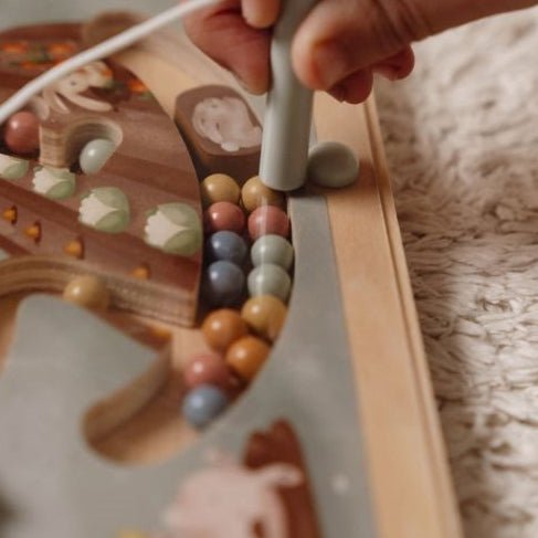 JUEGO LABERINTO MAGNÉTICO LITTLE DUTCH ·LITTLE FARM· - Happy Moments Baby