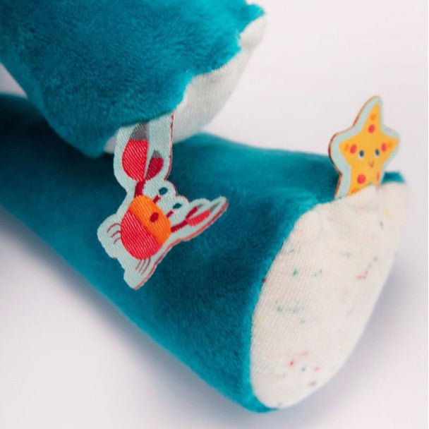 JUGUETE DE TELA LILLIPUTIENS ·MARIUS MUÑECO MULTIACTIVIDAD SENSORIAL· - Happy Moments Baby