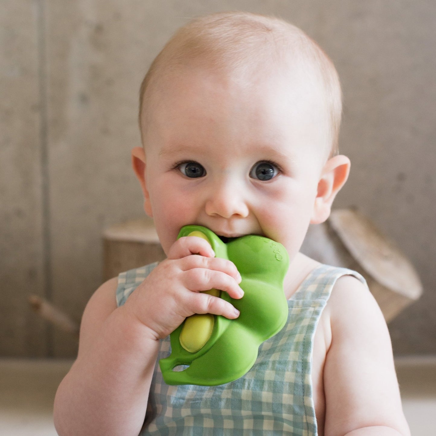 MORDEDOR 100% CAUCHO NATURAL OLI&CAROL ·EDAMAME· - Happy Moments Baby