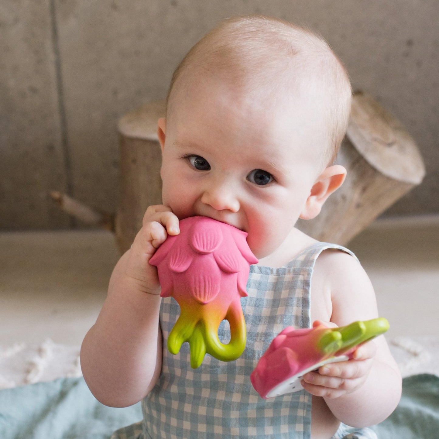 MORDEDOR 100% CAUCHO NATURAL OLI&CAROL ·FRUTA DRAGÓN· - Happy Moments Baby