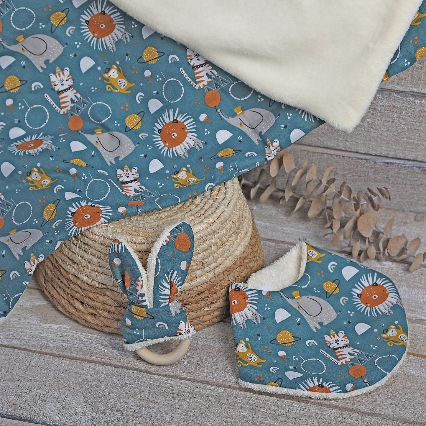 MORDEDOR DE OREJAS DE TELA ·CIRCO· - Happy Moments Baby