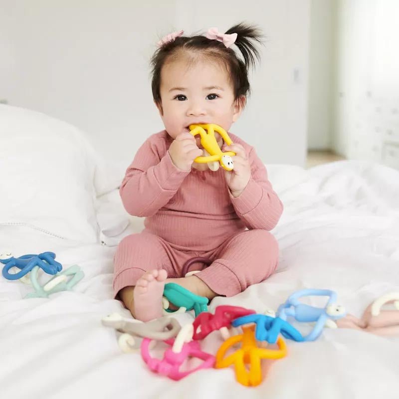 MORDEDOR MONO MATCHSTICK MONKEY ·NARANJA· - Happy Moments Baby