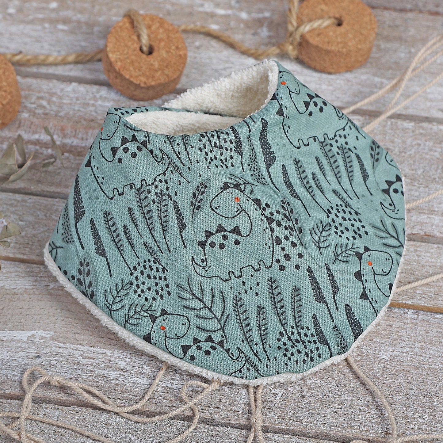 PACK NEWBORN: BANDANA MORDEDOR Y MANTA ·DINOSAURIOS· - Happy Moments Baby
