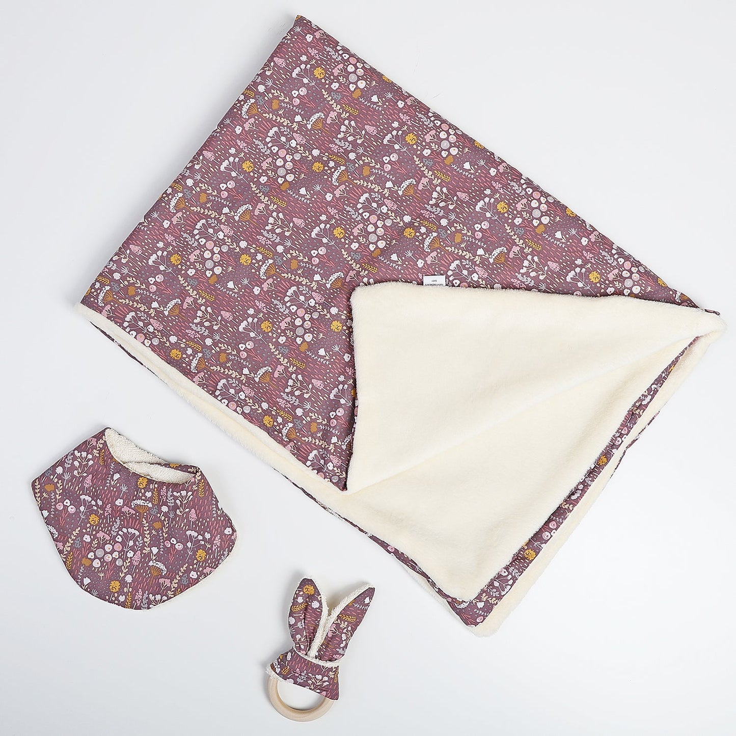 PACK NEWBORN: BANDANA MORDEDOR Y MANTA ·LILAS· - Happy Moments Baby