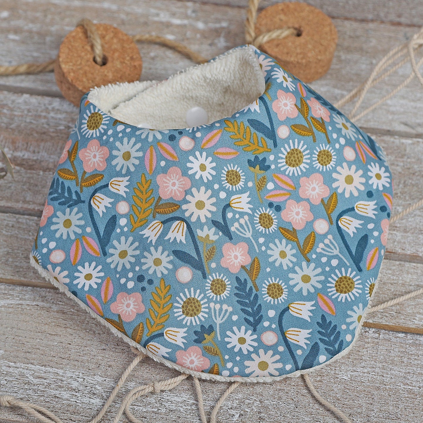 PACK NEWBORN: BANDANA MORDEDOR Y MANTA ·PRIMAVERA· - Happy Moments Baby