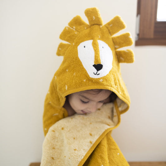 TOALLA DE BAÑO CON CAPUCHA TRIXIE ·LEÓN· - Happy Moments Baby