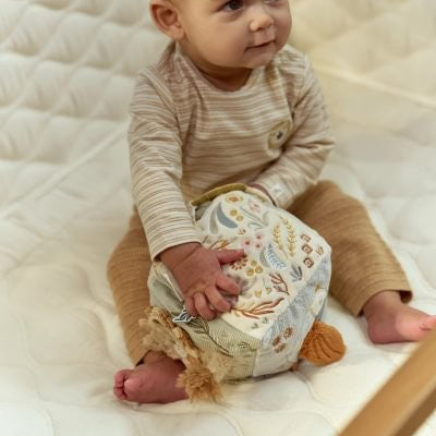 CUBO BLANDITO SENSORIAL DE ACTIVIDADES LITTLE DUTCH ·SAFARI FRIENDS·