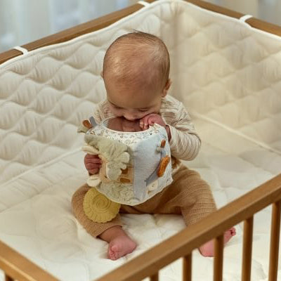 CUBO BLANDITO SENSORIAL DE ACTIVIDADES LITTLE DUTCH ·SAFARI FRIENDS·