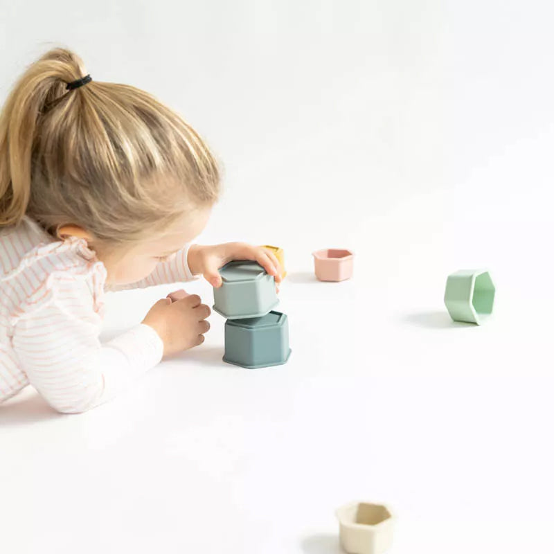 JUGUETE SENSORIAL SILICONA SARO ·HEXÁGONOS APILABLES·