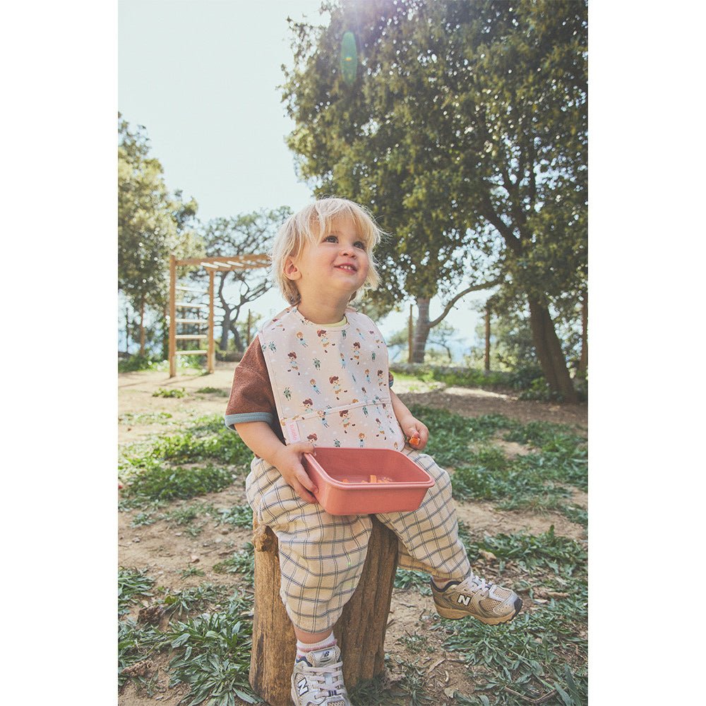 BABERO IMPERMEABLE TUTETE ·THE WOODEN BOY· - Happy Moments Baby