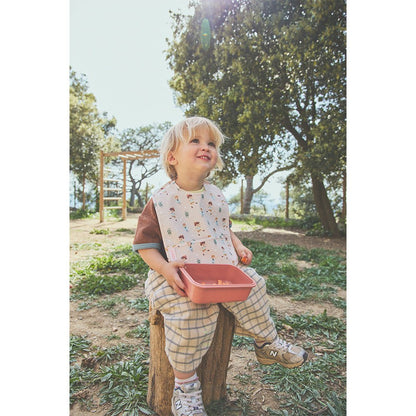 BABERO IMPERMEABLE TUTETE ·THE WOODEN BOY· - Happy Moments Baby
