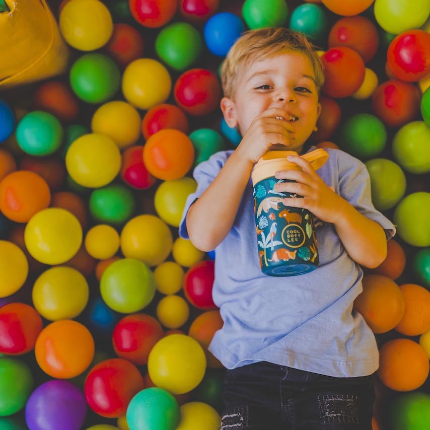 BOTELLA TÉRMICA COOL BOTTLES 350ML ·KIDDIES RAINFOREST REFUGE· - Happy Moments Baby