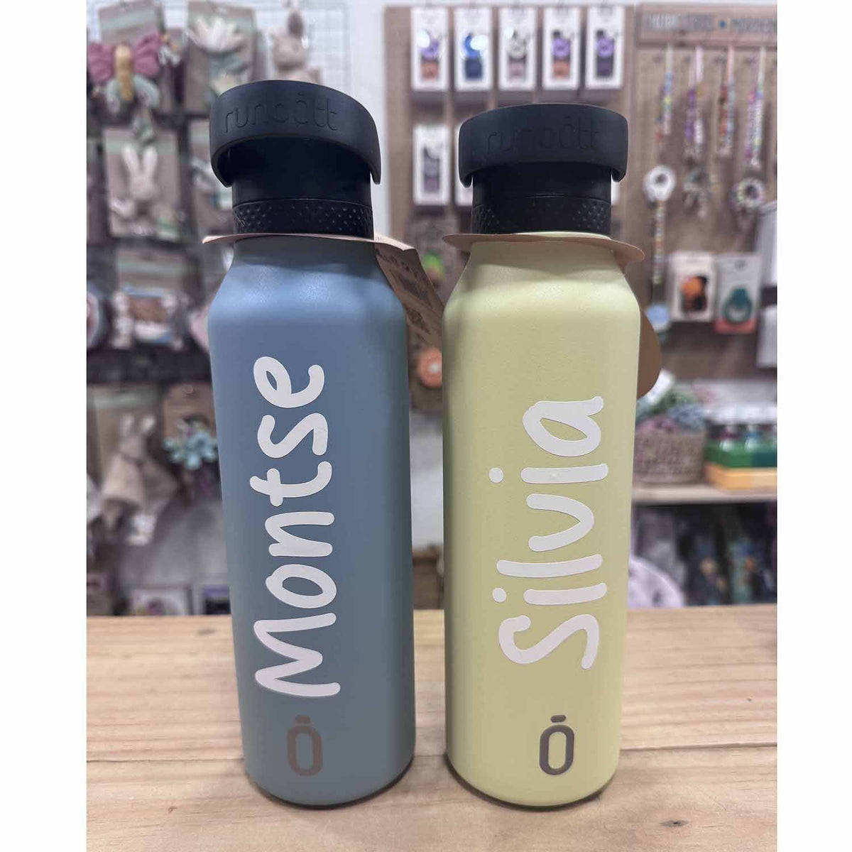 Ejemplo de personalización Runbott en otros colores: nombres Montse y Silvia