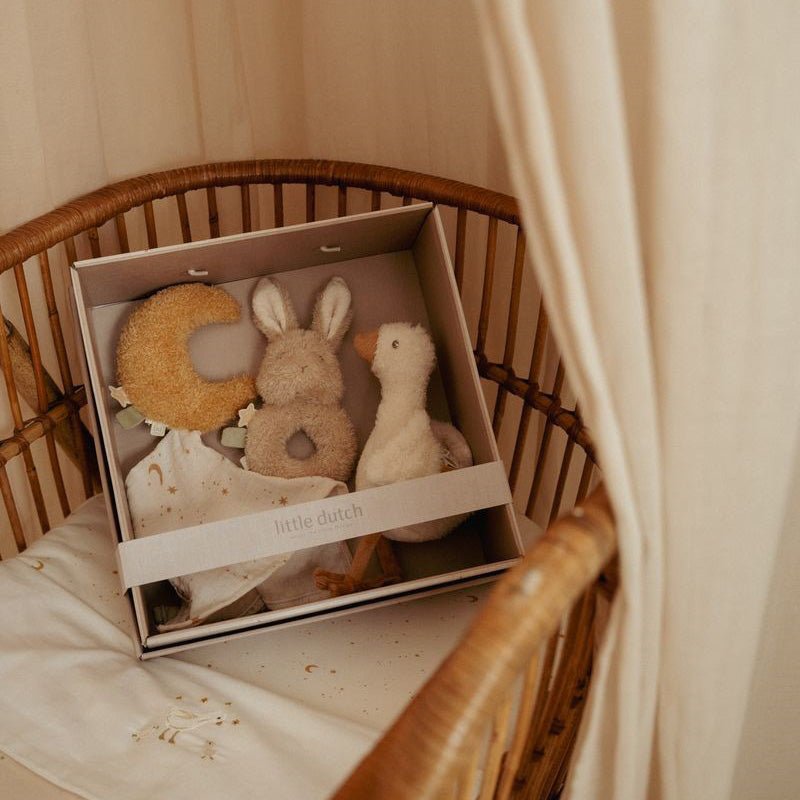 CAJA REGALO JUGUETES DE TELA LITTLE DUTCH ·NEWBORN NATURALS· - Happy Moments Baby