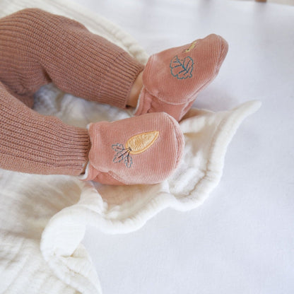 CAJA REGALO KALOO PATUCOS Y SONAJERO DE PULSERA ·CONEJO· - Happy Moments Baby