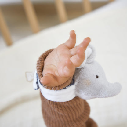 CAJA REGALO KALOO PATUCOS Y SONAJERO DE PULSERA ·ELEFANTE· - Happy Moments Baby