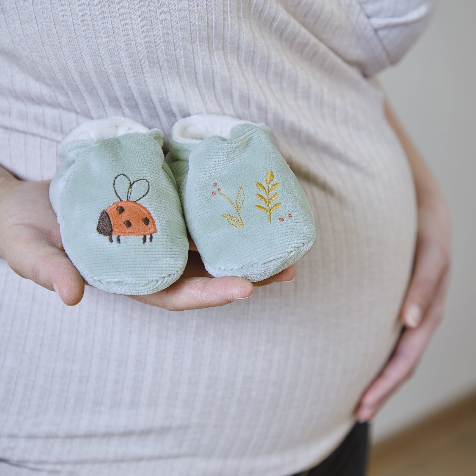 CAJA REGALO KALOO PATUCOS Y SONAJERO DE PULSERA ·RATONCITO· - Happy Moments Baby