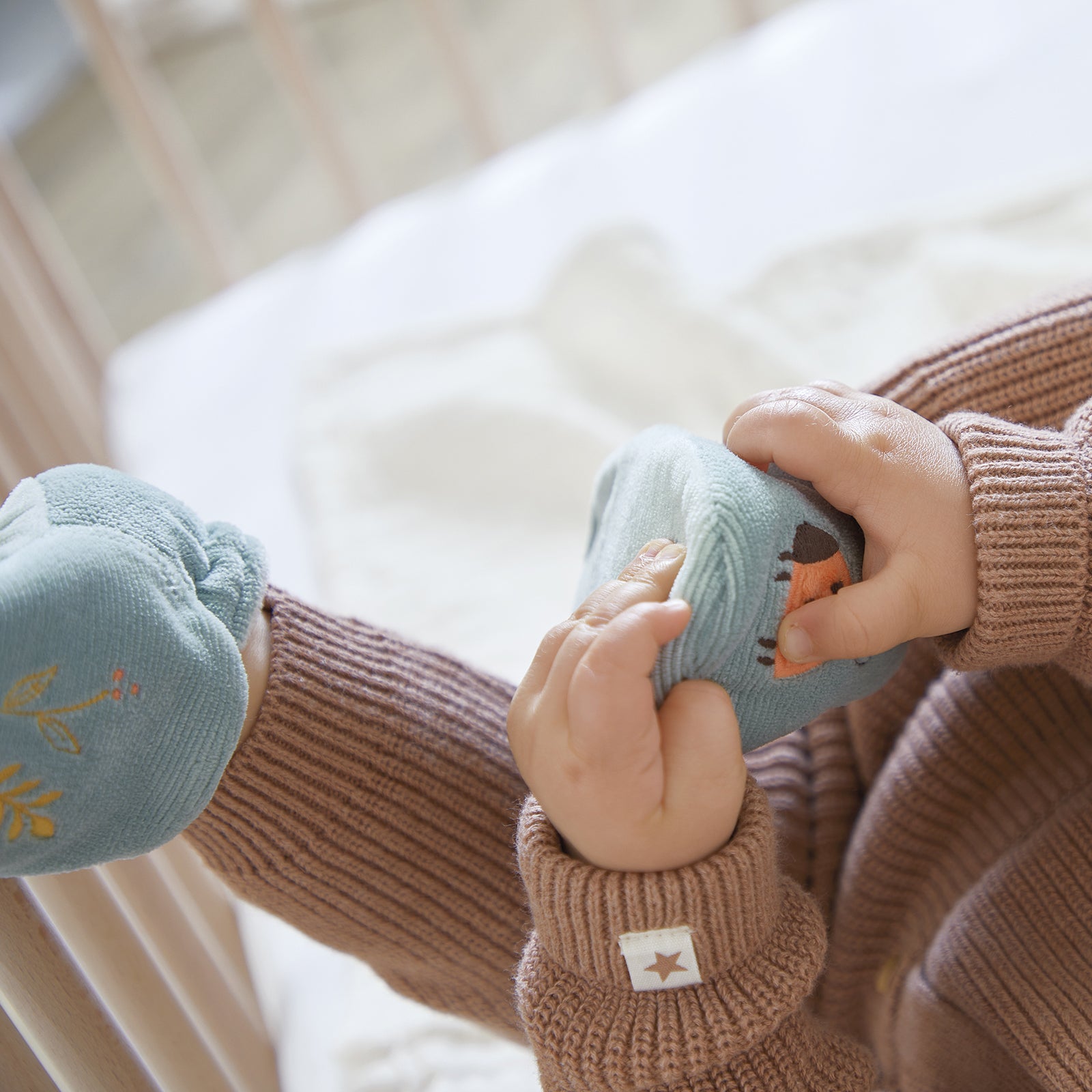 CAJA REGALO KALOO PATUCOS Y SONAJERO DE PULSERA ·RATONCITO· - Happy Moments Baby