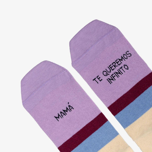 CALCETINES UO ·MAMÁ TE QUEREMOS INFINITO· - Happy Moments Baby