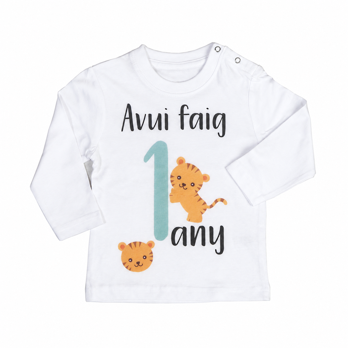 camiseta cumpleaños tigres sobre fondo blanco