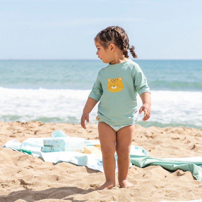 CAMISETA INFANTIL DE PROTECCIÓN SOLAR SARO ·GUEPARDOS· - Happy Moments Baby
