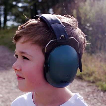CASCOS ANTIRUIDO PARA NIÑOS BANZ (+ 3 AÑOS) ·DARK GREEN· - Happy Moments Baby