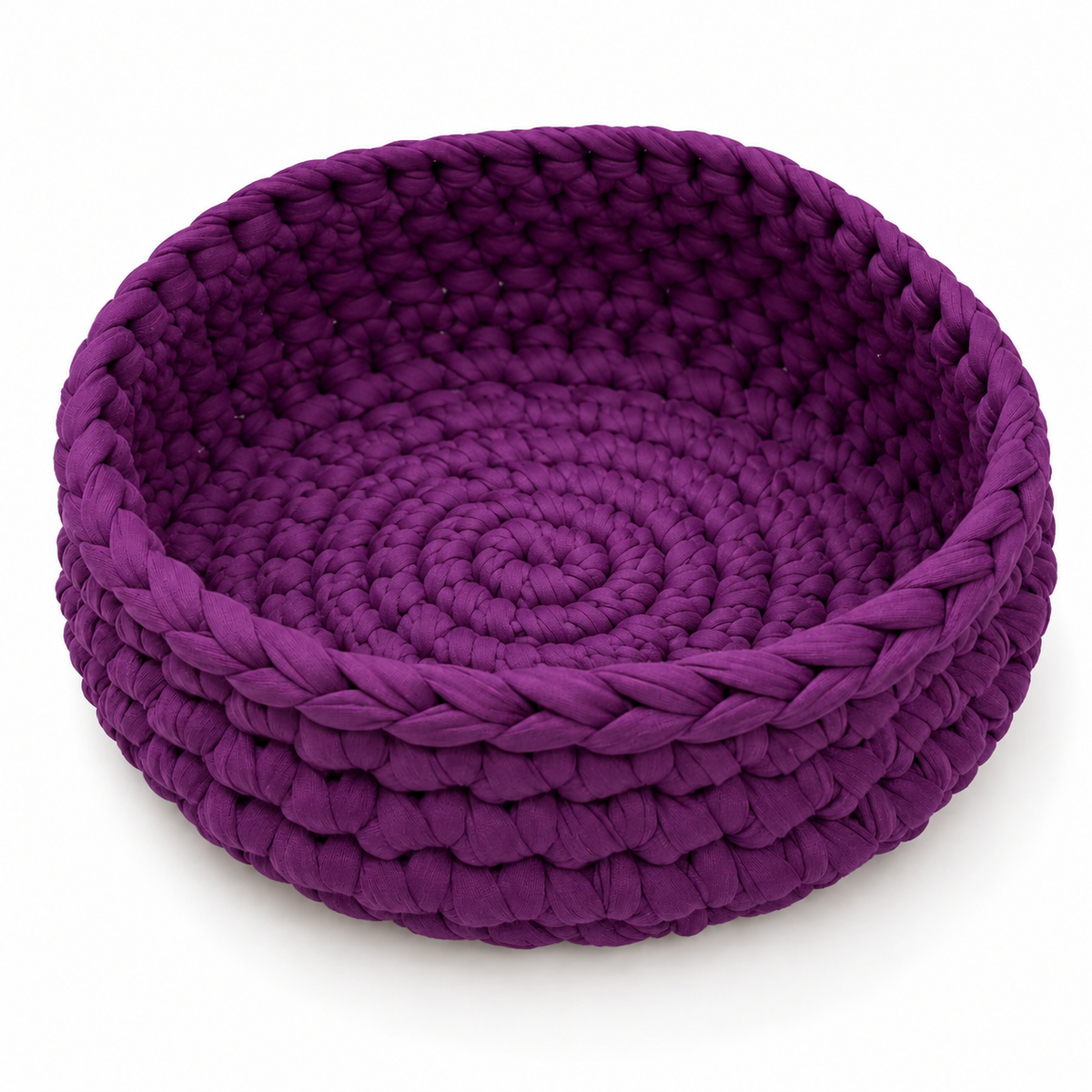 Cesto de trapillo vacío VELVET PLUM, vista del interior y tejido artesanal sobre fondo blanco