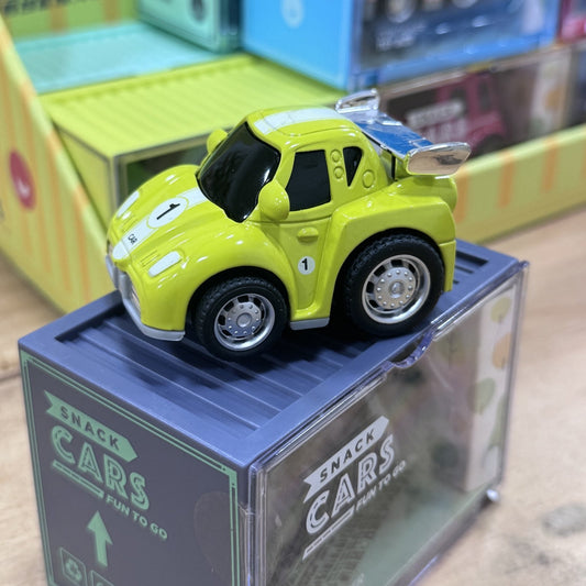 COCHE DE JUGUETE SNACK CARS ·BEETLE VERDE· - Happy Moments Baby